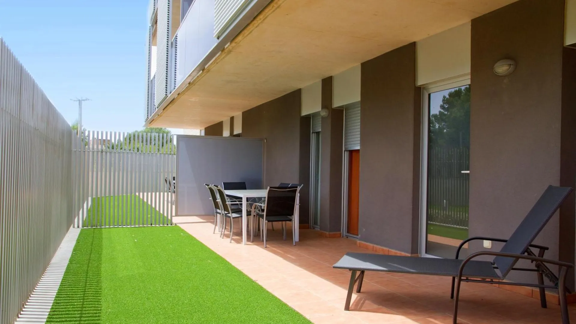 Rentalmar Paradise Families Only Con Parking Салоу